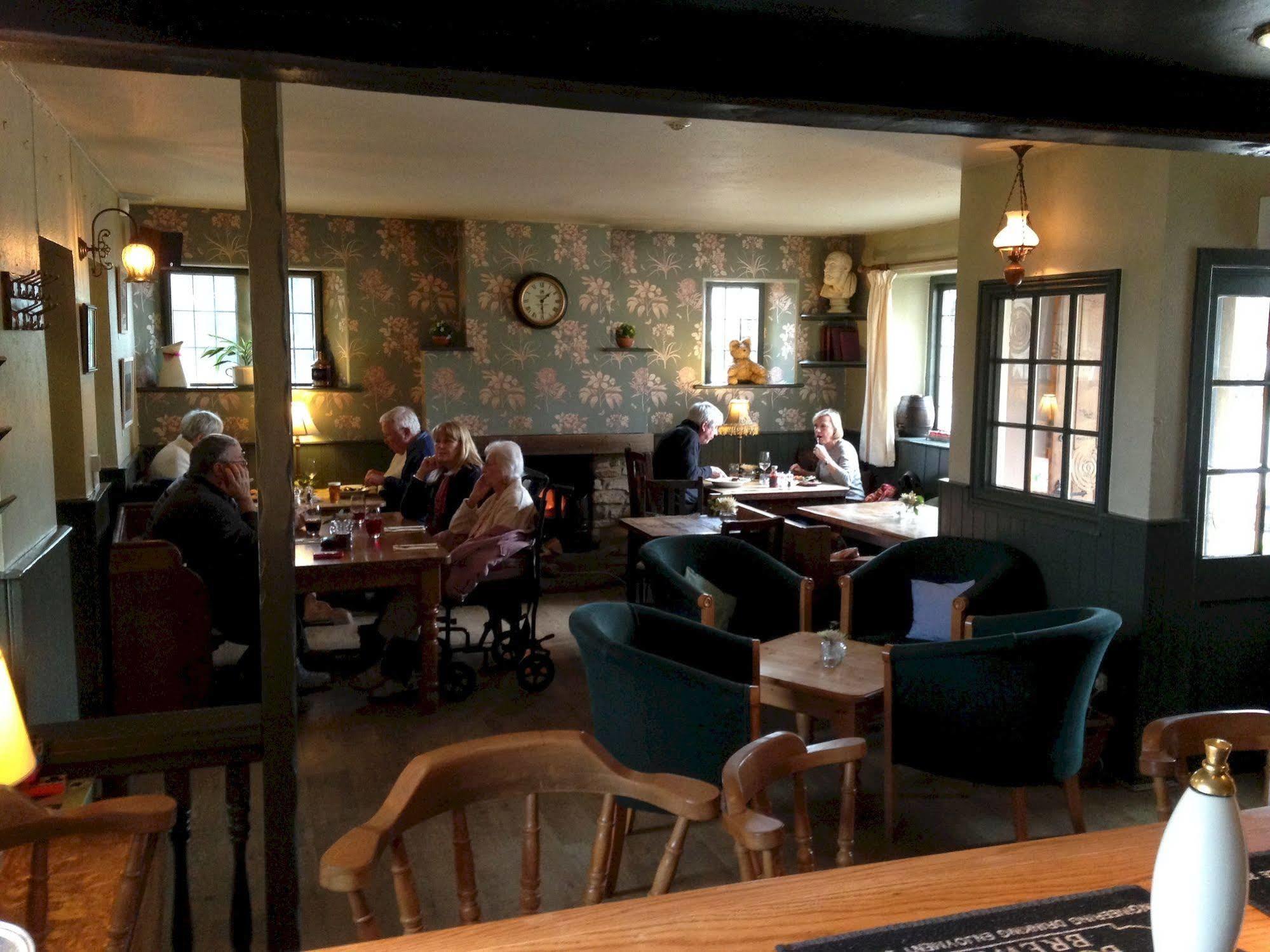 The Tollgate Inn Bradford-On-Avon Zewnętrze zdjęcie